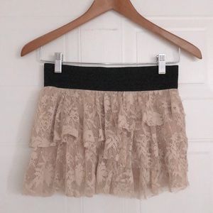 Lace mini